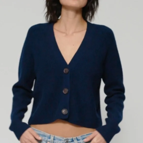 CROPPED FISHERMAN CASHMERE CARDIGAN FROM NAKEDCASHMERE - Picture 3 of 12